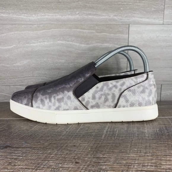 Women's VINCE Paeyre Pointed Sneaker - Picture 9 of 11